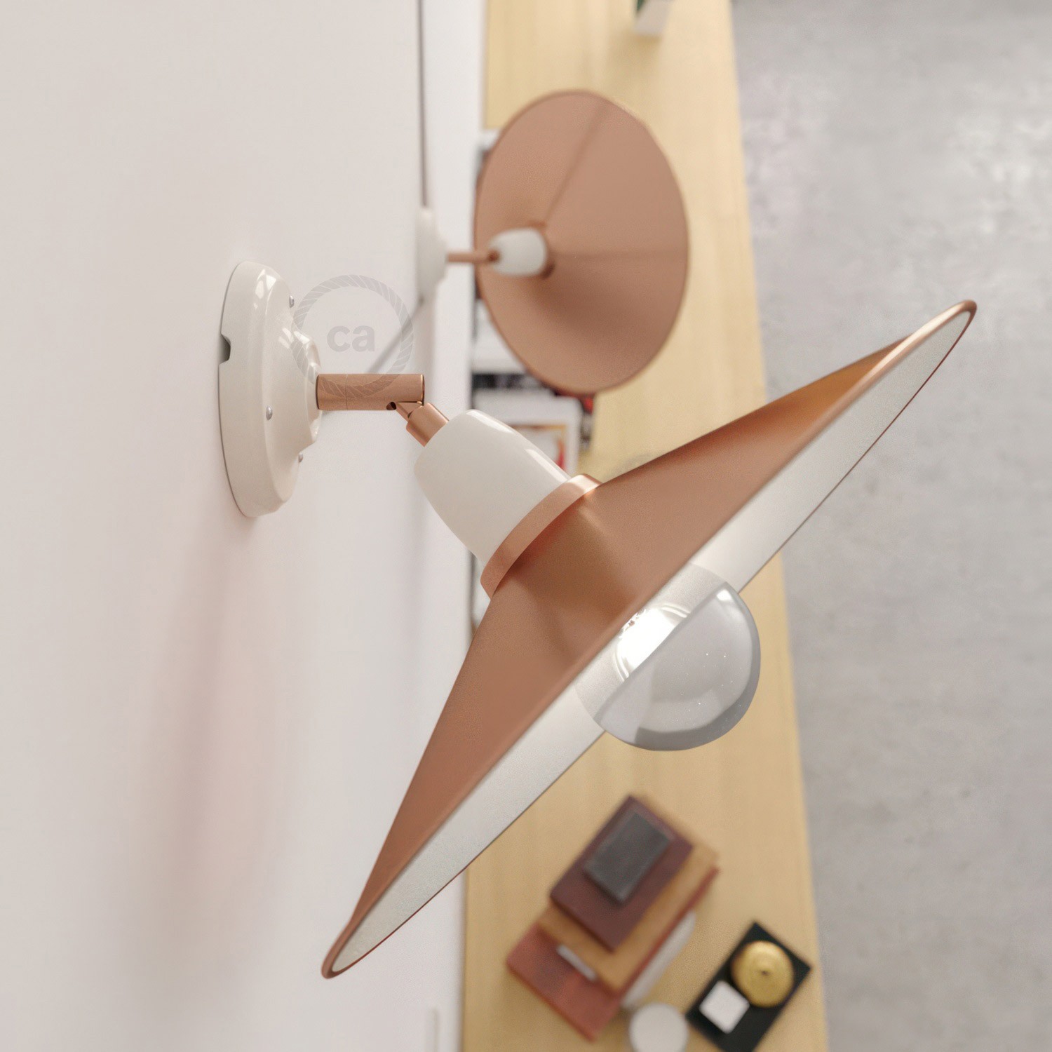 Fermaluce 90° med Swing lampskärm, justerbar vägg- eller taklampa i porslin