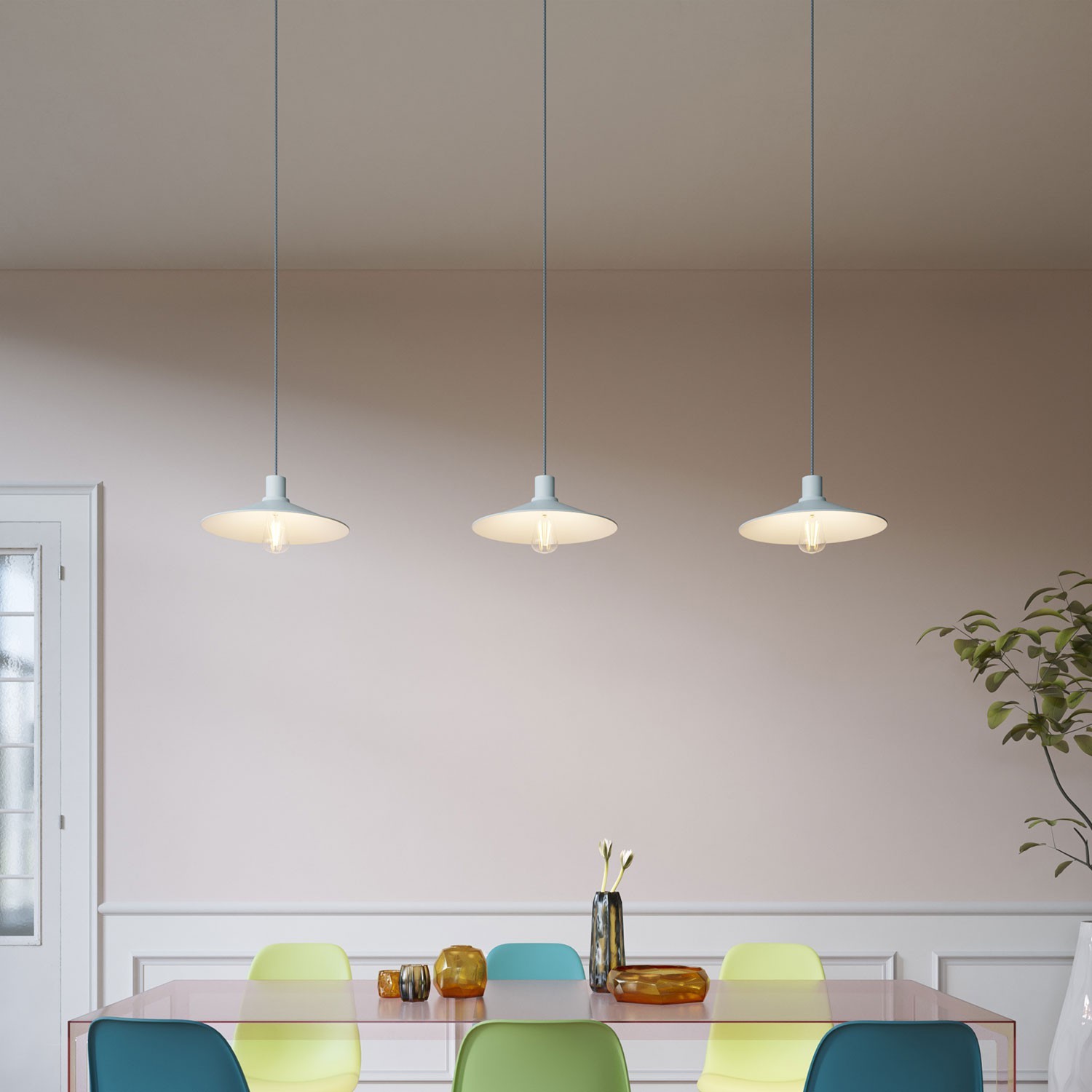 Pendellampa tillverkad i Italien komplett med textilkabel, Swing Pastel lampskärm med metallfinish detaljer.