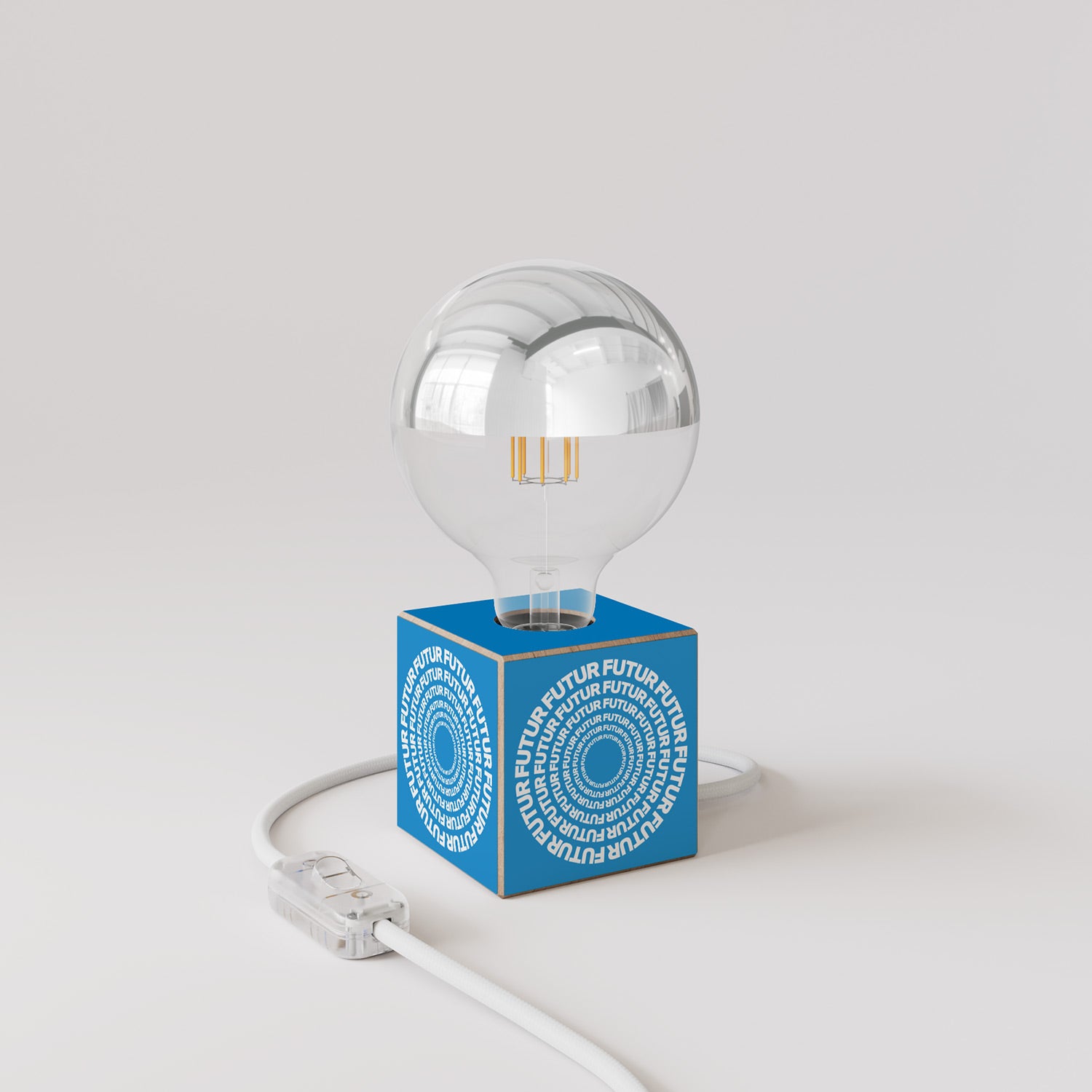 Lampada da tavolo Cubetto "Futur" con lampadina globo mezza sfera argento - Futur Festival