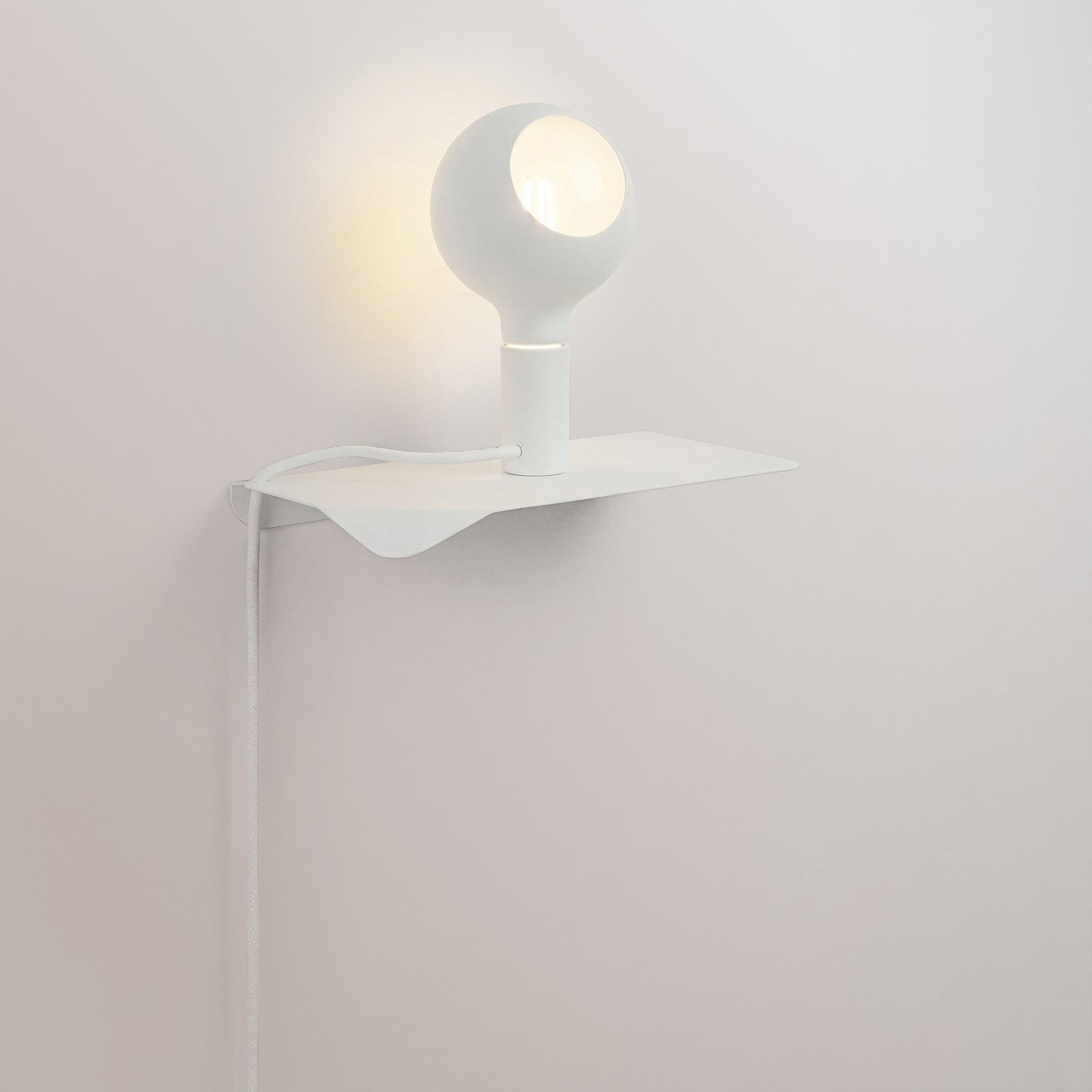 Combo Camo - Lampada con mensola e spina UK - Bianco - Creative Cables